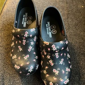 Sketchers Work shoe Women’s